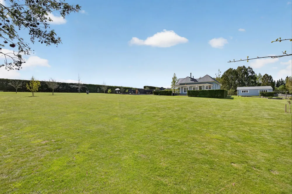 Photos of 41 Bairds Road