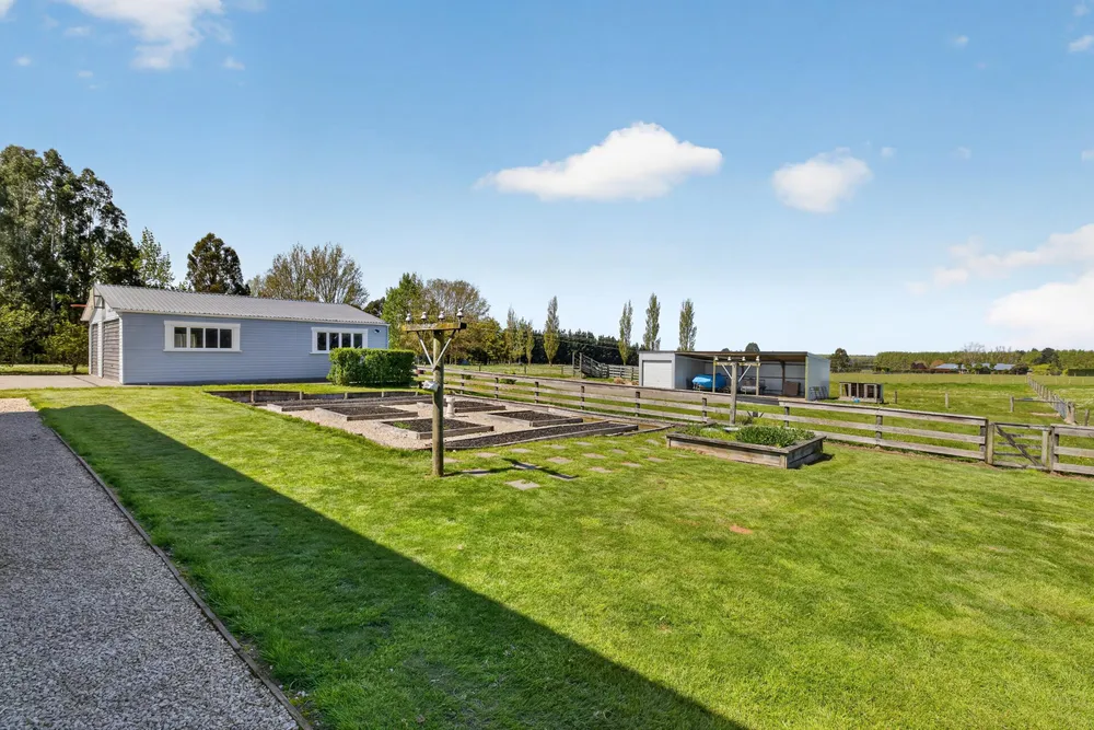 Photos of 41 Bairds Road