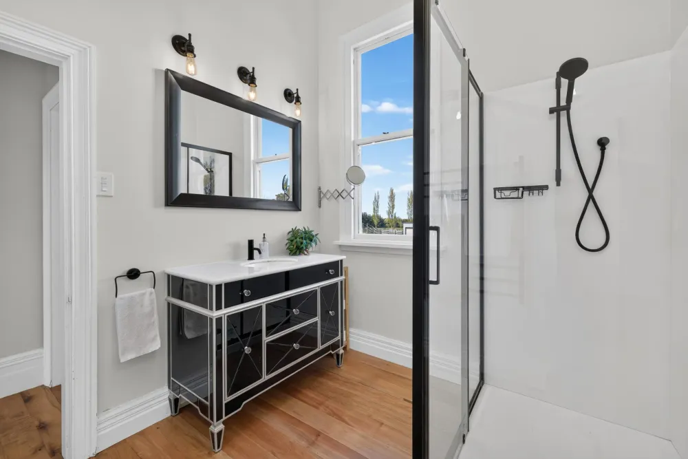 Photos of 41 Bairds Road
