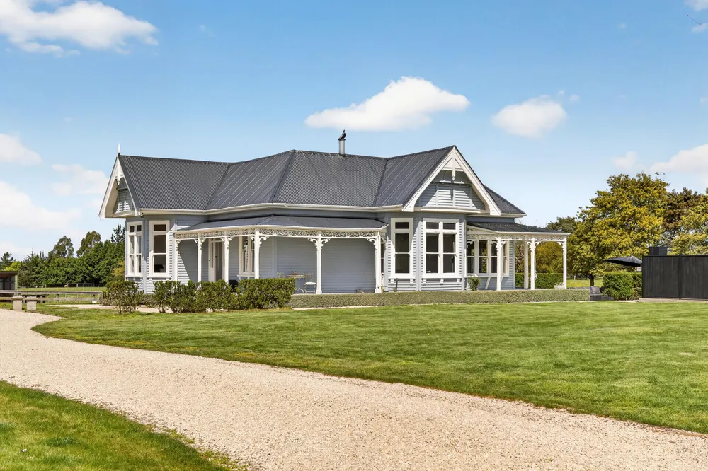 Photos of 41 Bairds Road