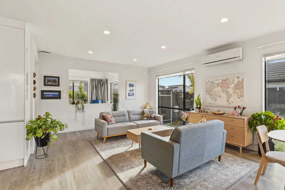 Photos of 196 Wainui Road