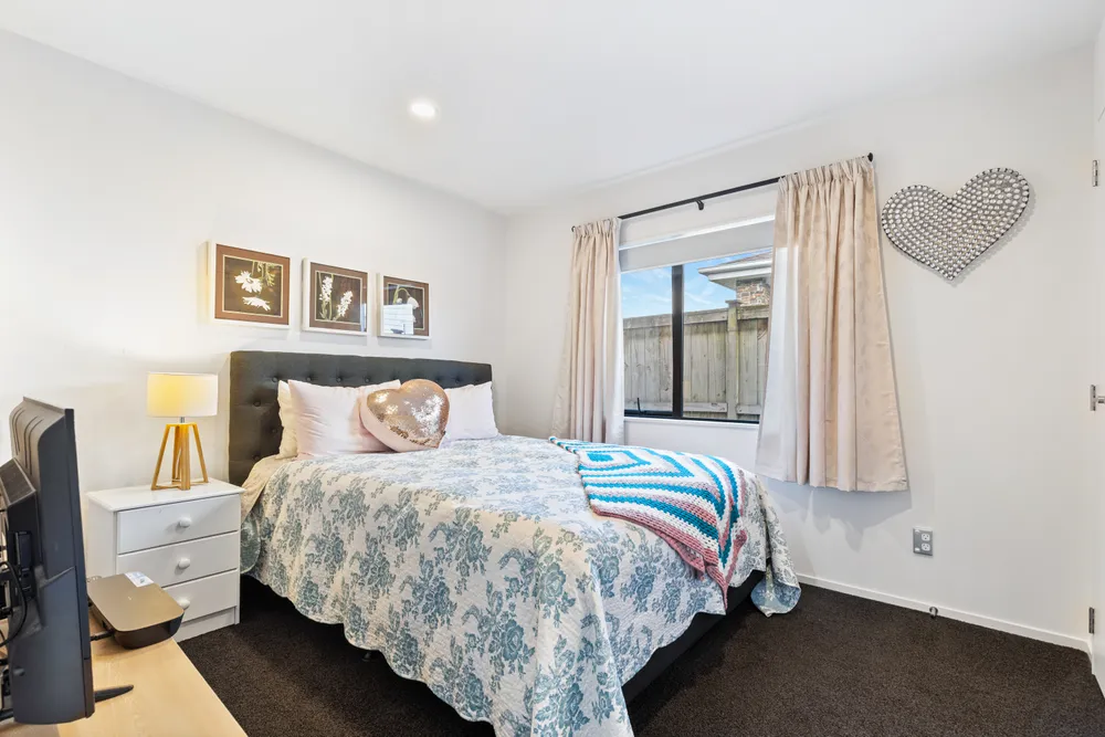 Photos of 196 Wainui Road