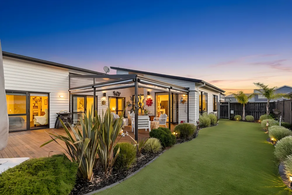 Photos of 196 Wainui Road