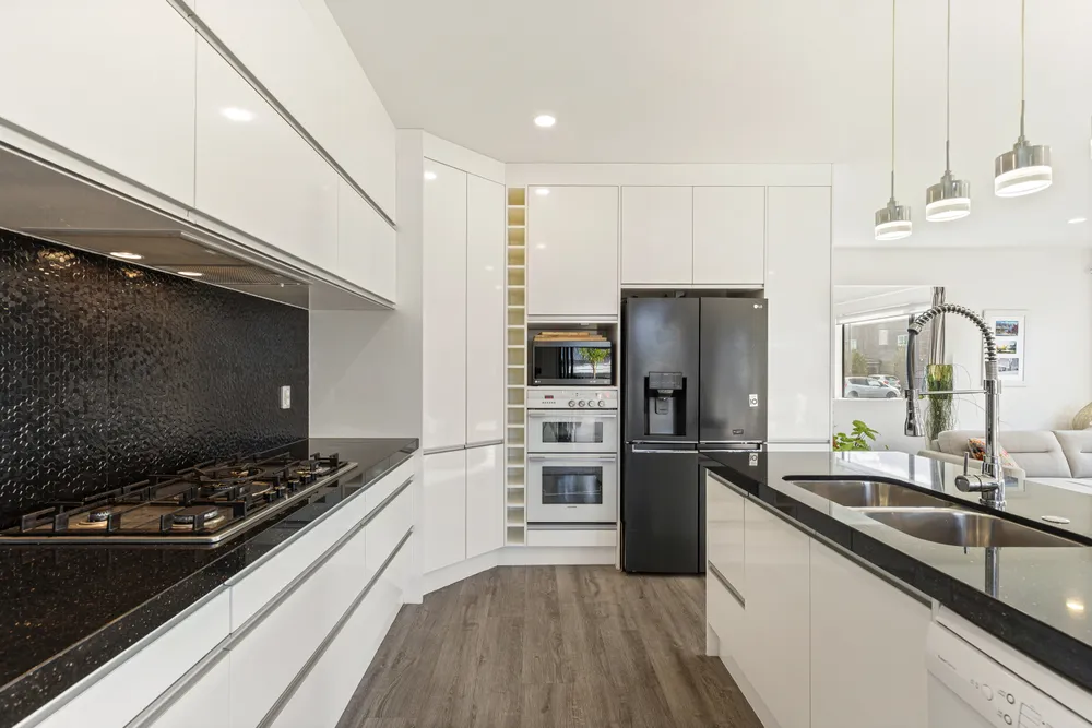 Photos of 196 Wainui Road