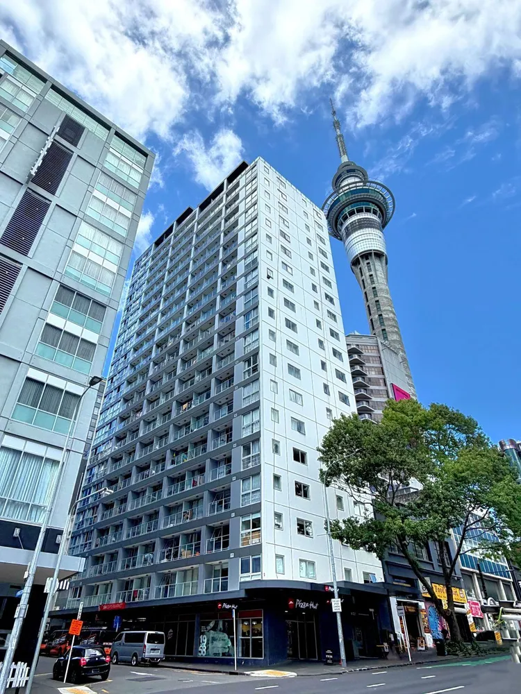 Photos of 17L/34 Kingston Street