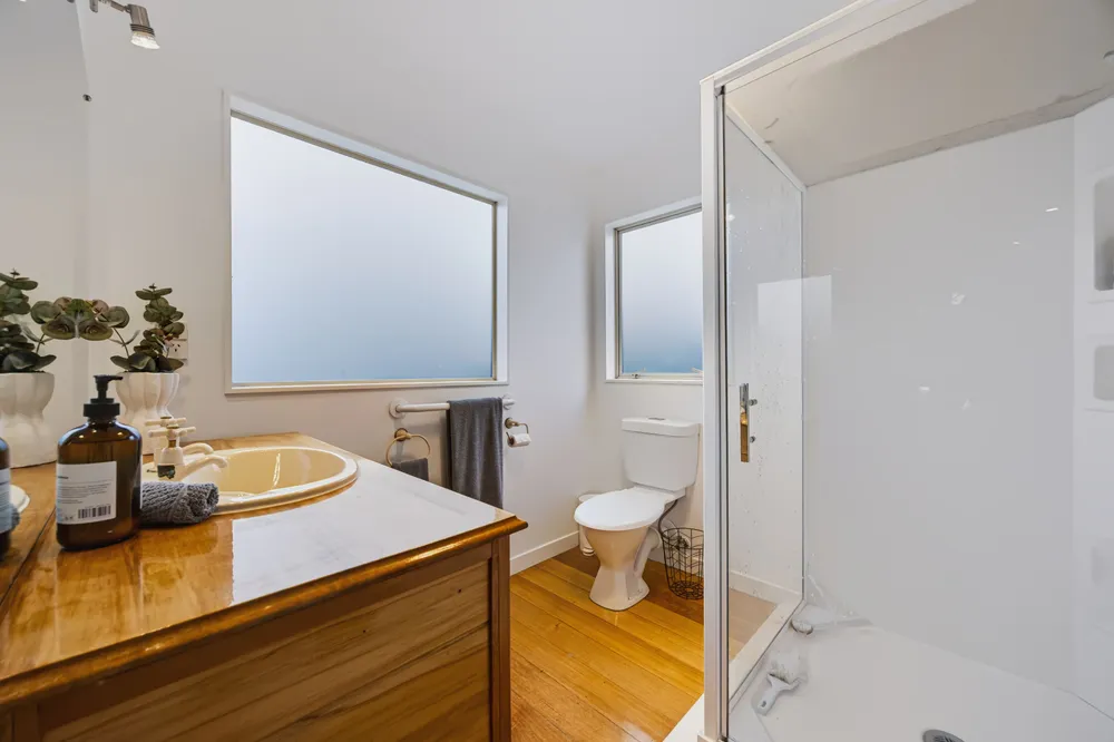 Photos of 3A The Circle