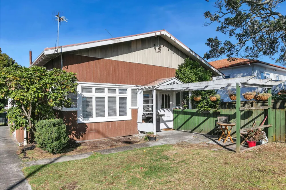 Photos of 327 Mt Albert Road