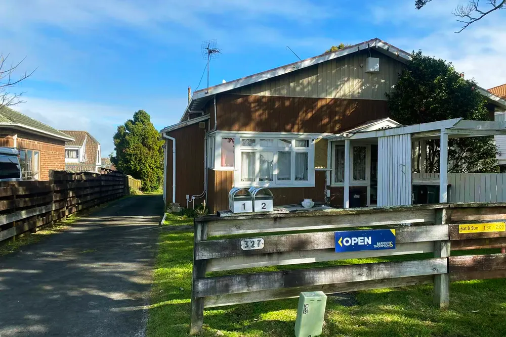Photos of 327 Mt Albert Road