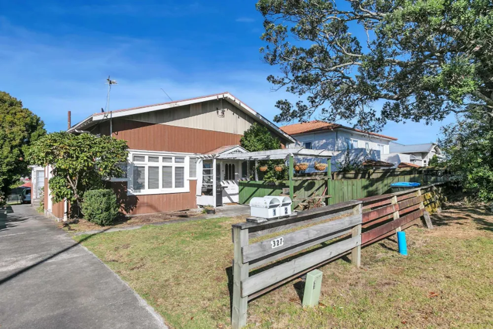 Photos of 327 Mt Albert Road