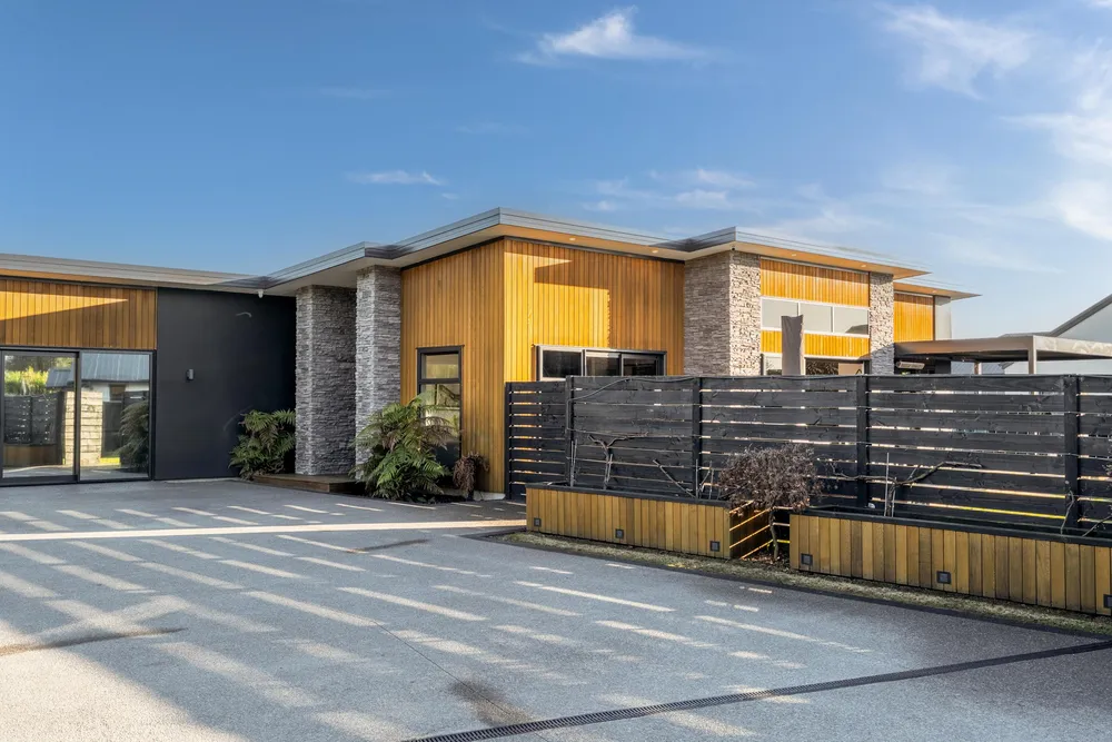 Photos of 473 Hills Road