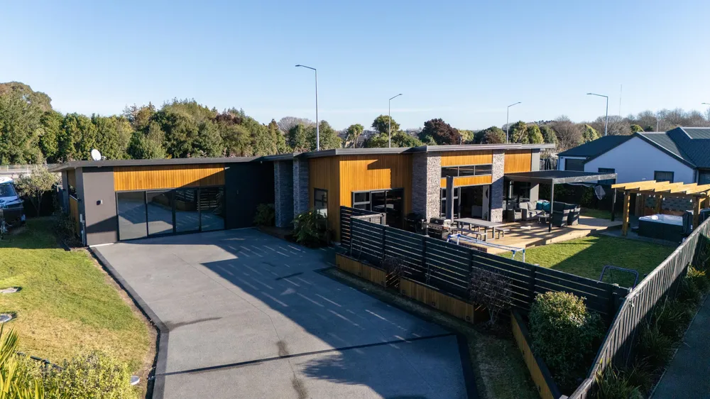 Photos of 473 Hills Road