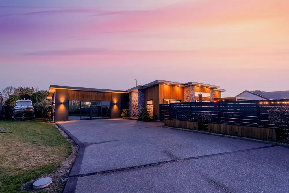 Photos of 473 Hills Road