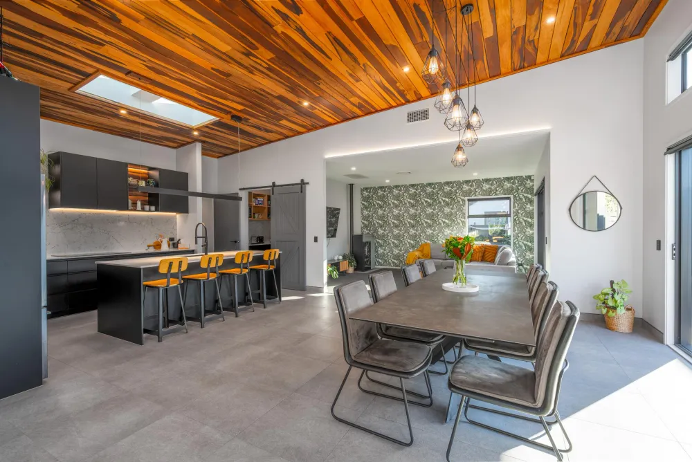 Photos of 473 Hills Road