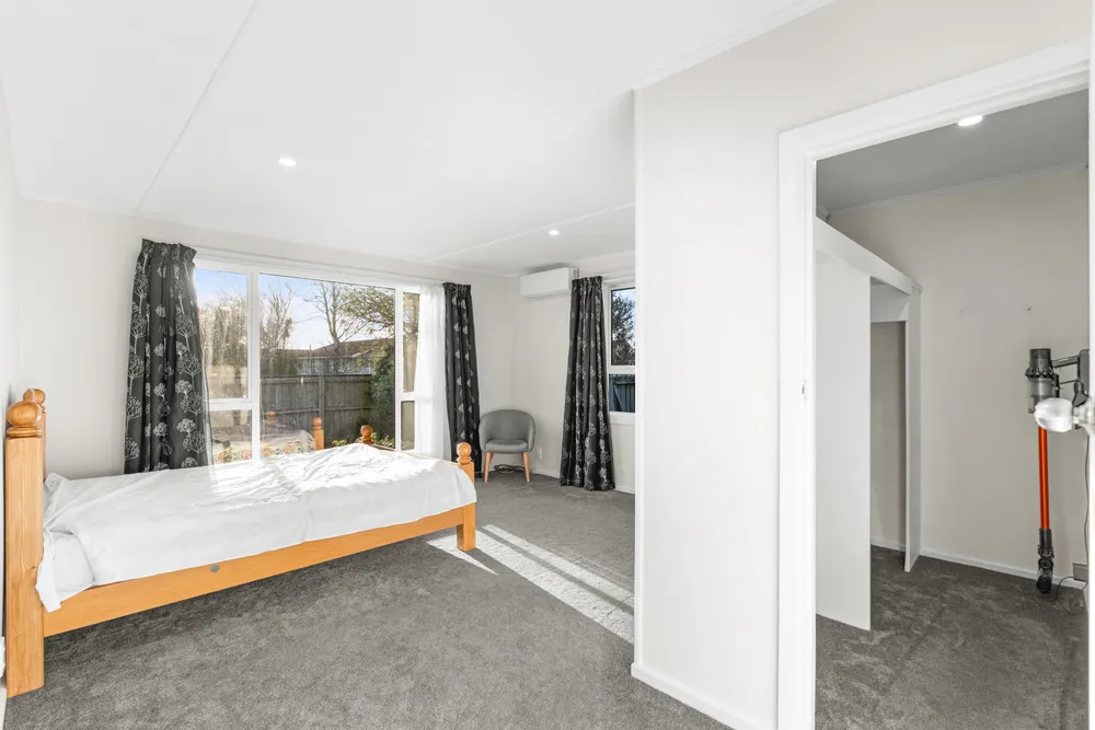 Photos of 70 Reynolds Avenue