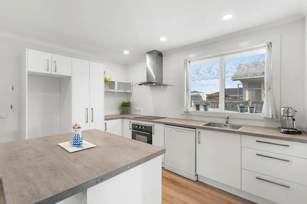 Photos of 70 Reynolds Avenue