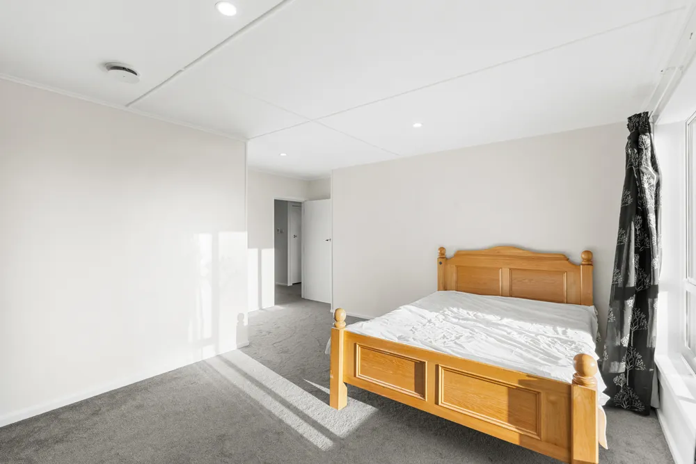 Photos of 70 Reynolds Avenue