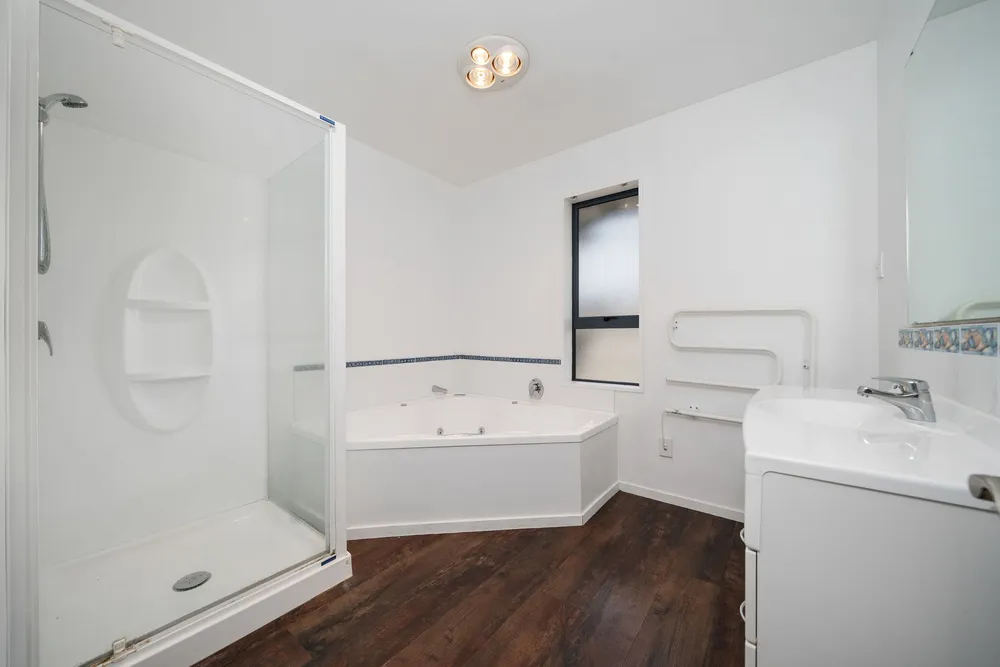 Photos of 401 Selwyn Street