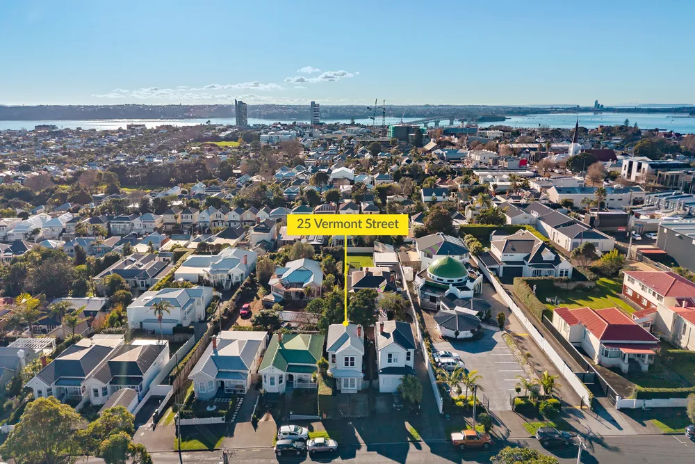 Photos of 25 Vermont Street