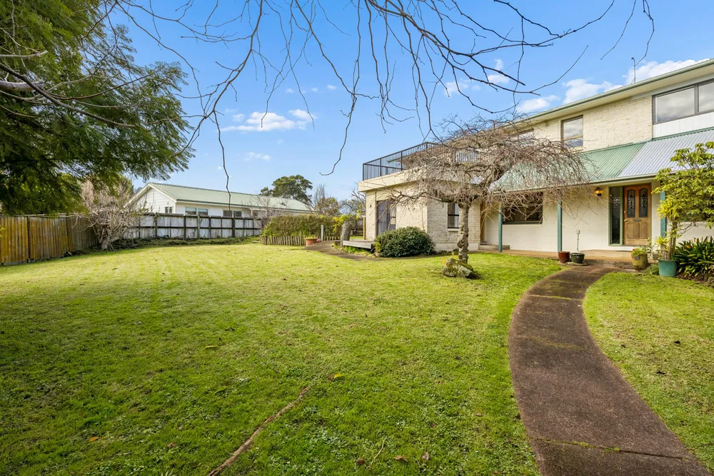 Photos of 25 Wellesley Road