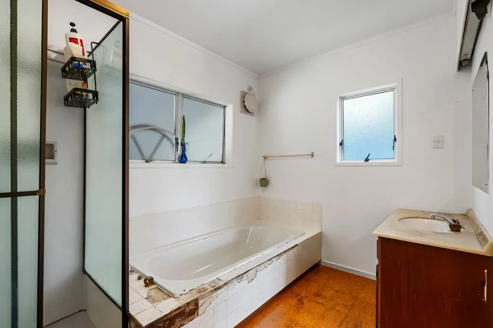 Photos of 585 East Coast Road
