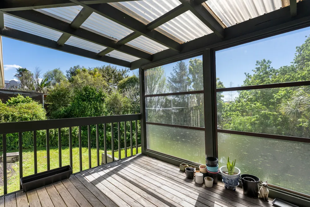 Photos of 585 East Coast Road