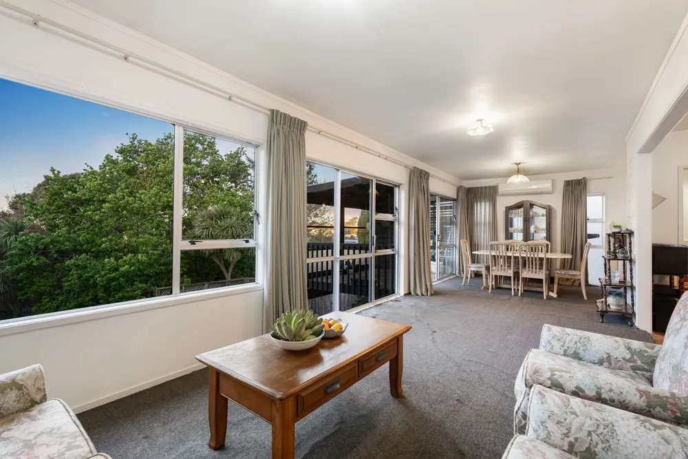 Photos of 585 East Coast Road