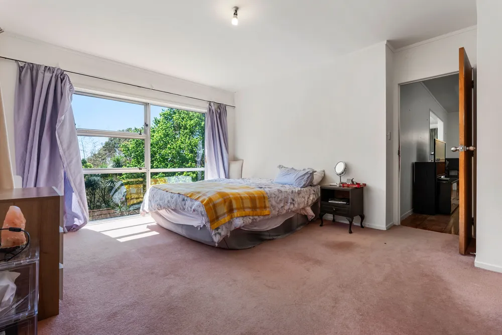 Photos of 585 East Coast Road