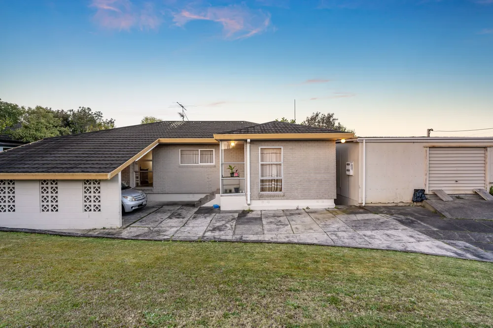 Photos of 585 East Coast Road