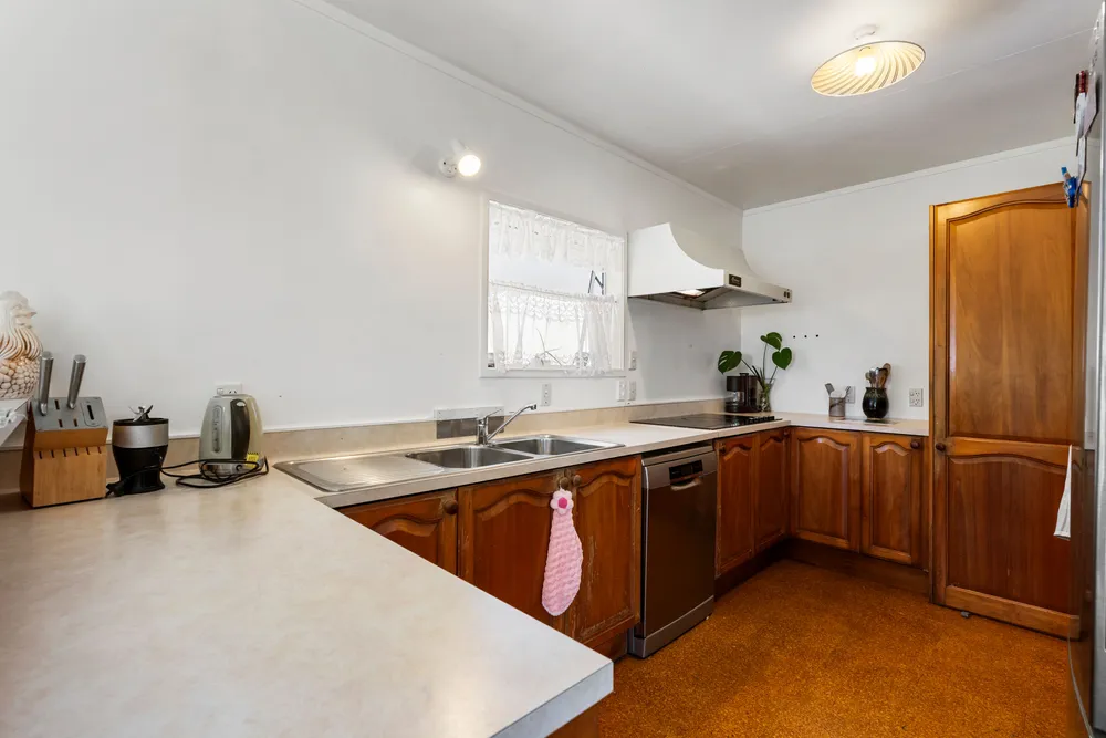 Photos of 585 East Coast Road