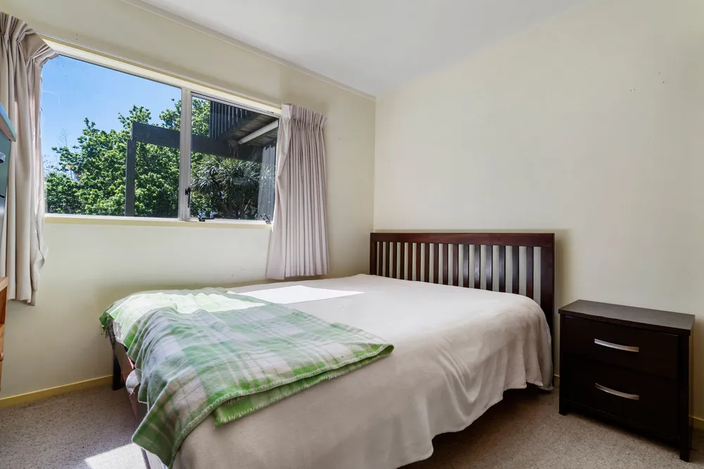 Photos of 585 East Coast Road