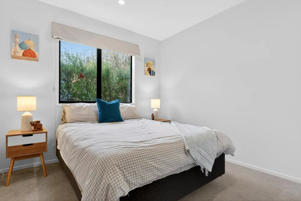 Photos of 122c Monument Road