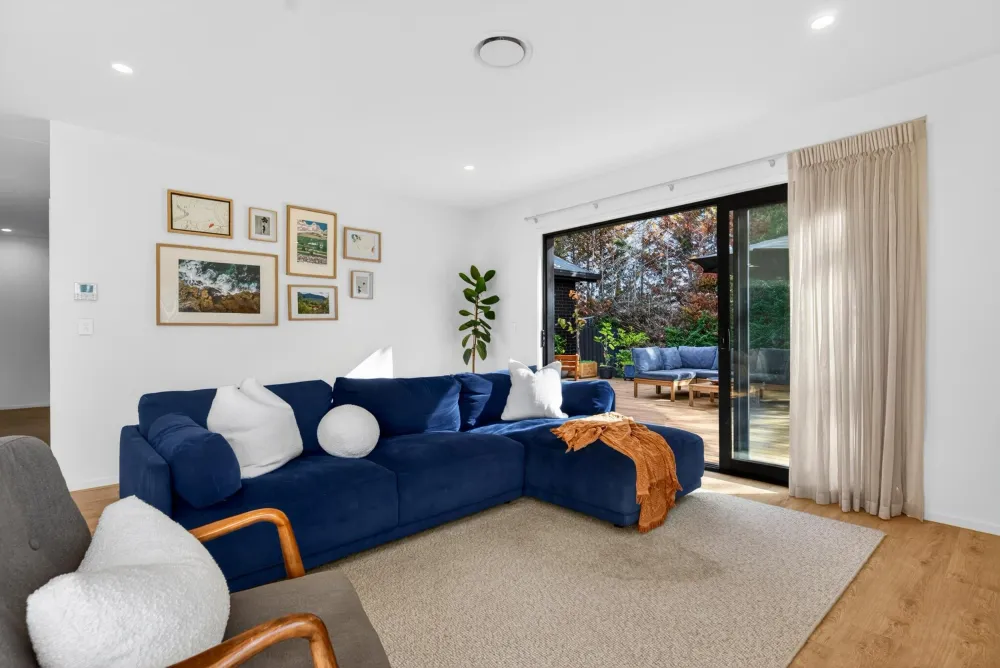 Photos of 122c Monument Road