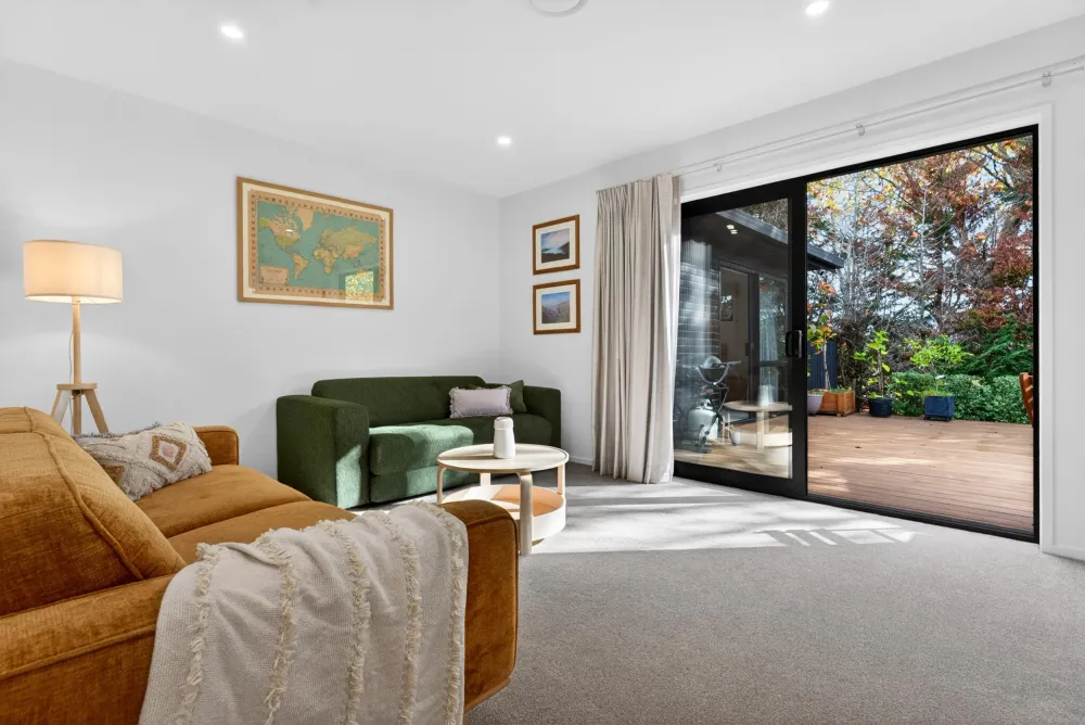 Photos of 122c Monument Road
