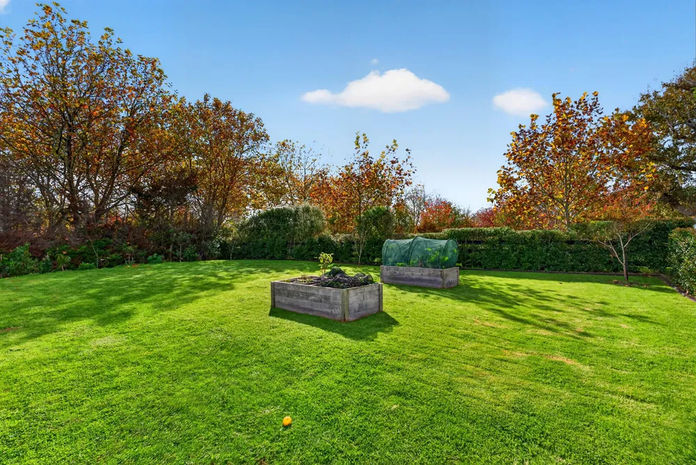 Photos of 122c Monument Road