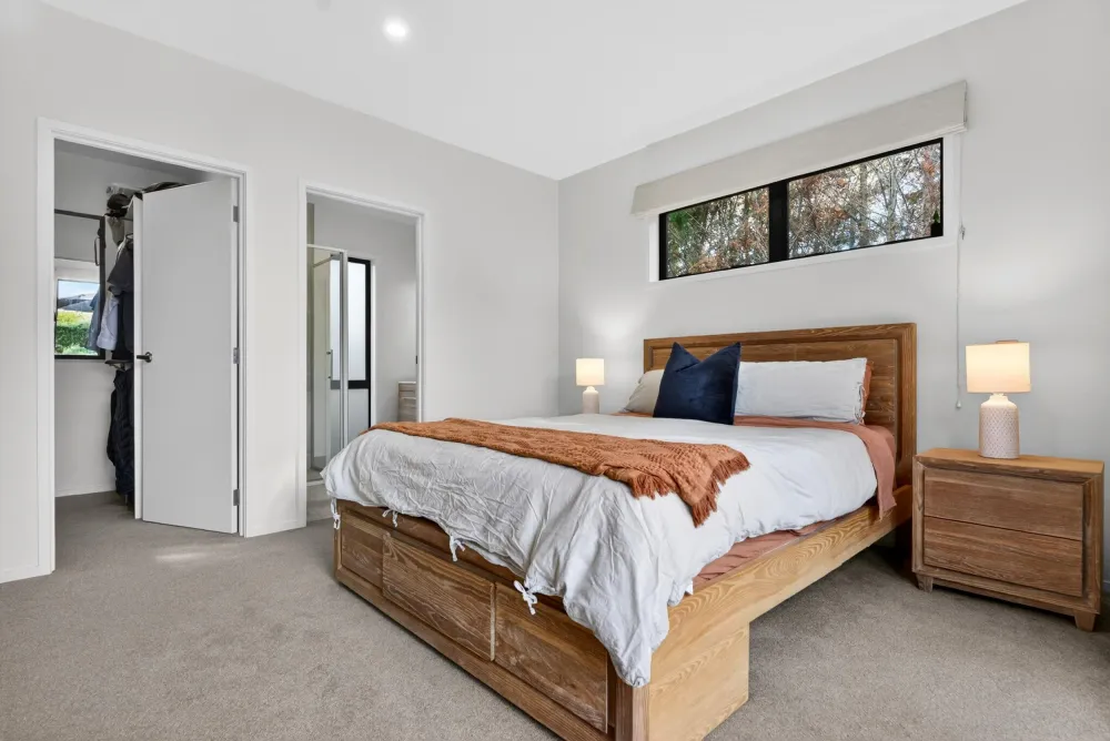 Photos of 122c Monument Road