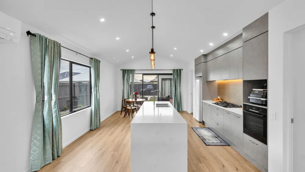 Photos of 27 Kirirua Avenue