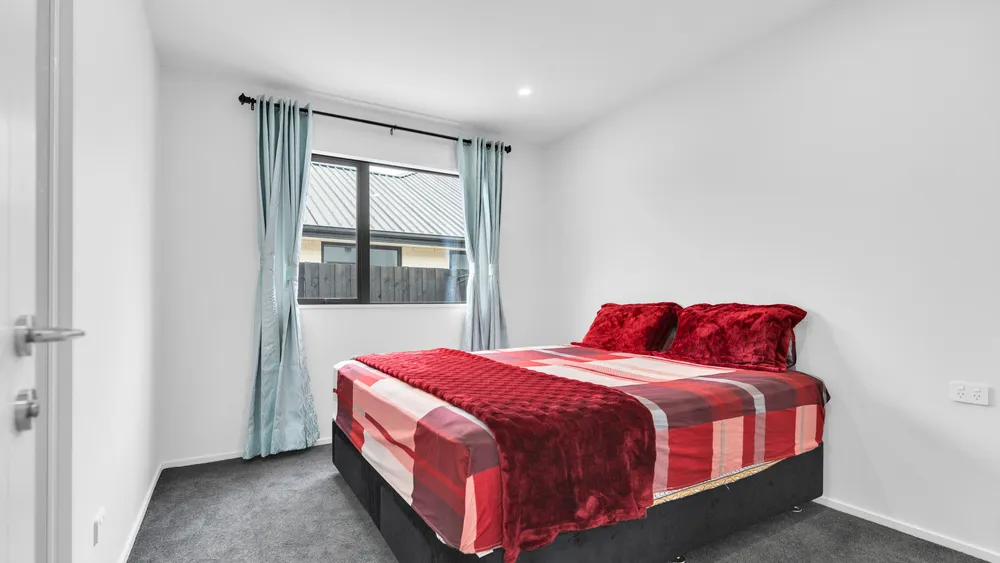 Photos of 27 Kirirua Avenue