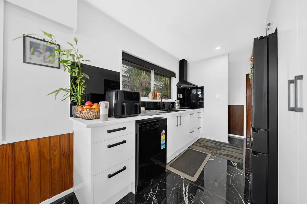 Photos of 83 Hillside Road