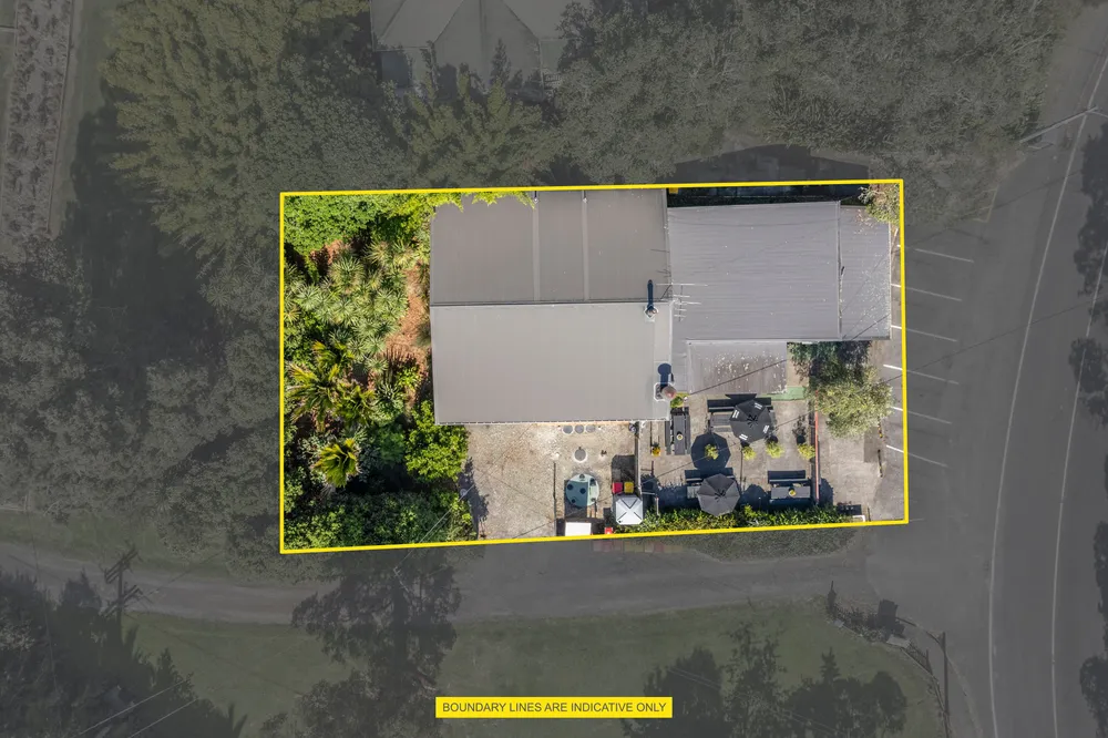 Photos of 1194 Huia Road