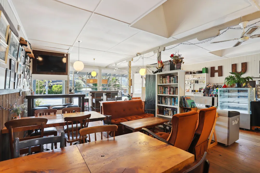 Photos of 1194 Huia Road