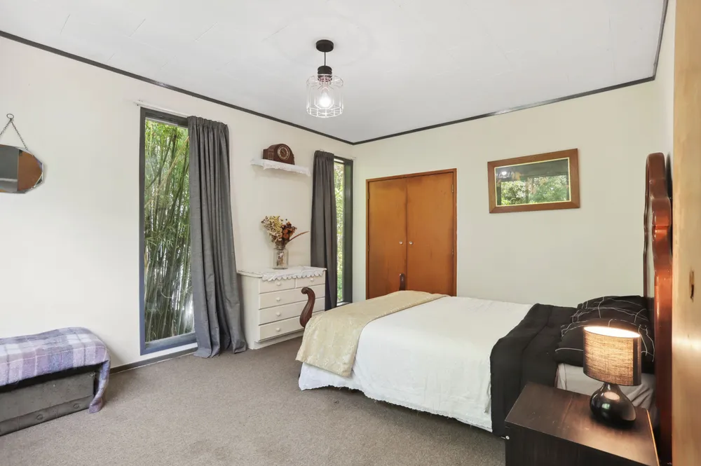 Photos of 1194 Huia Road