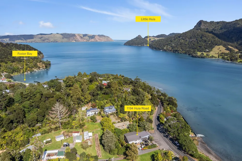 Photos of 1194 Huia Road