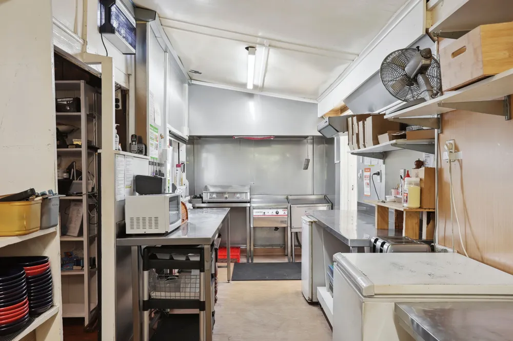 Photos of 1194 Huia Road