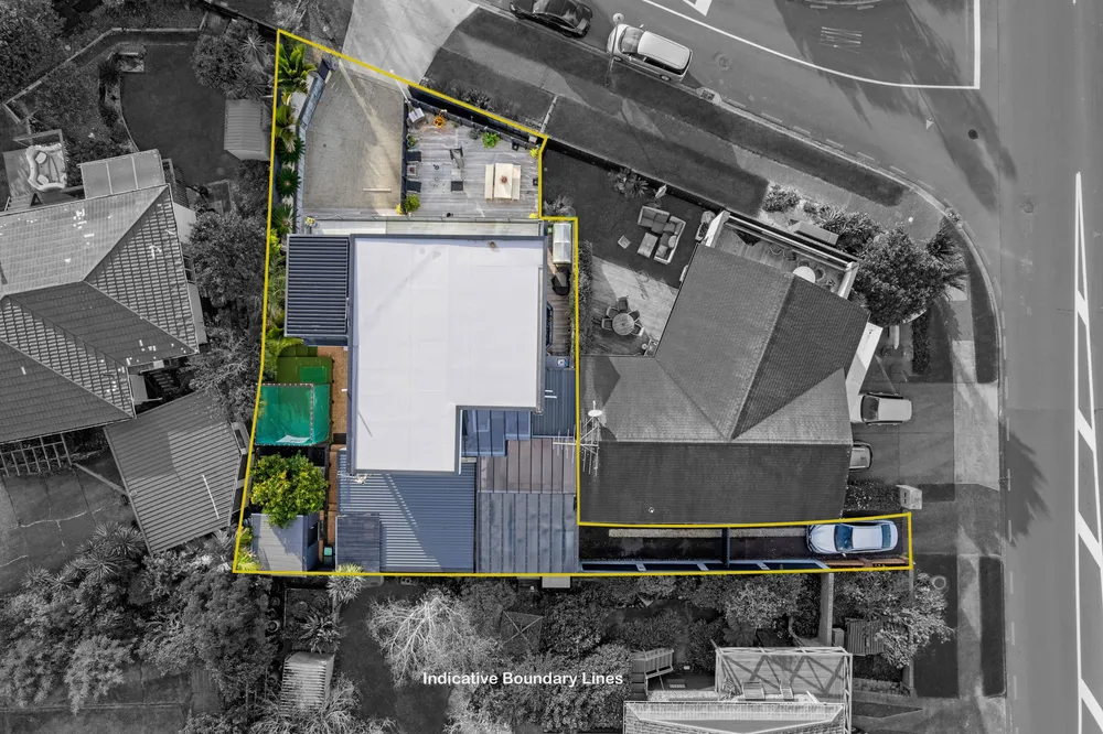 Photos of 2 Compass Point Way