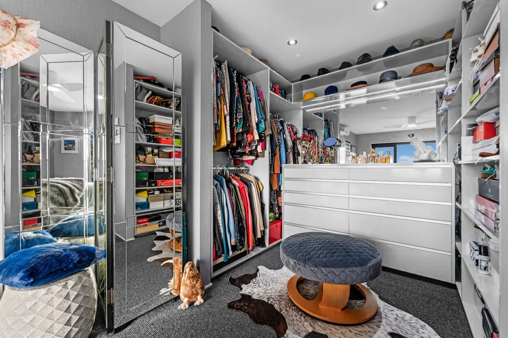 Photos of 2 Compass Point Way