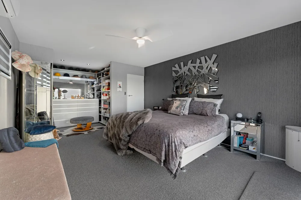 Photos of 2 Compass Point Way