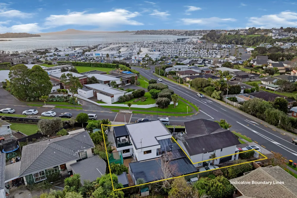 Photos of 2 Compass Point Way