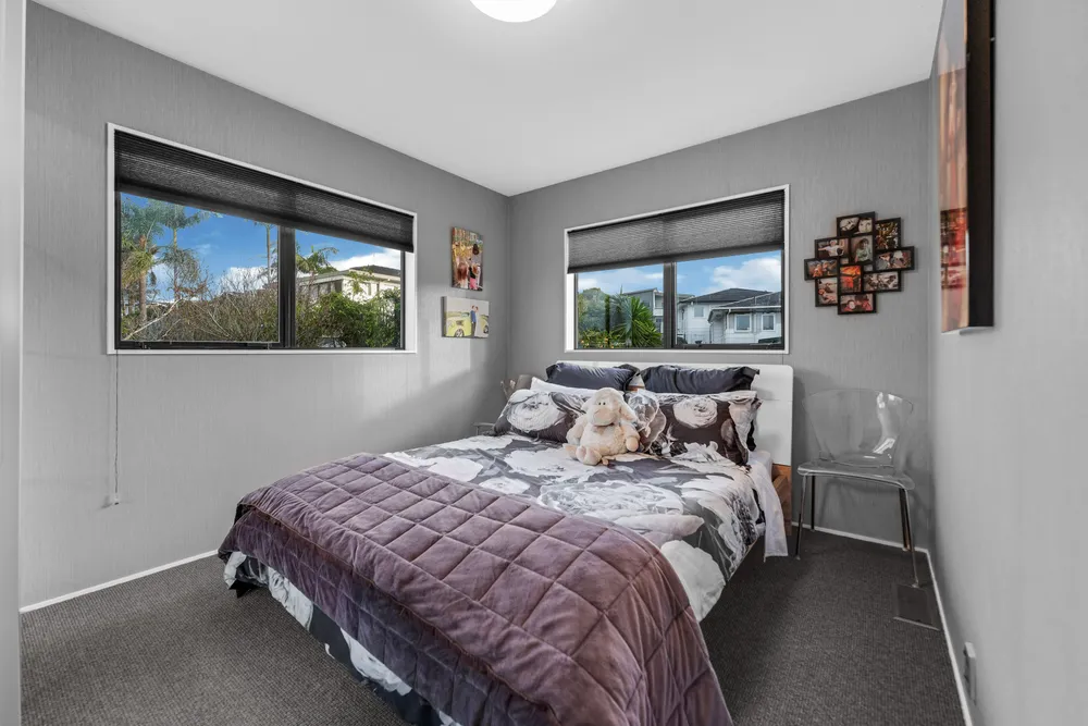 Photos of 2 Compass Point Way