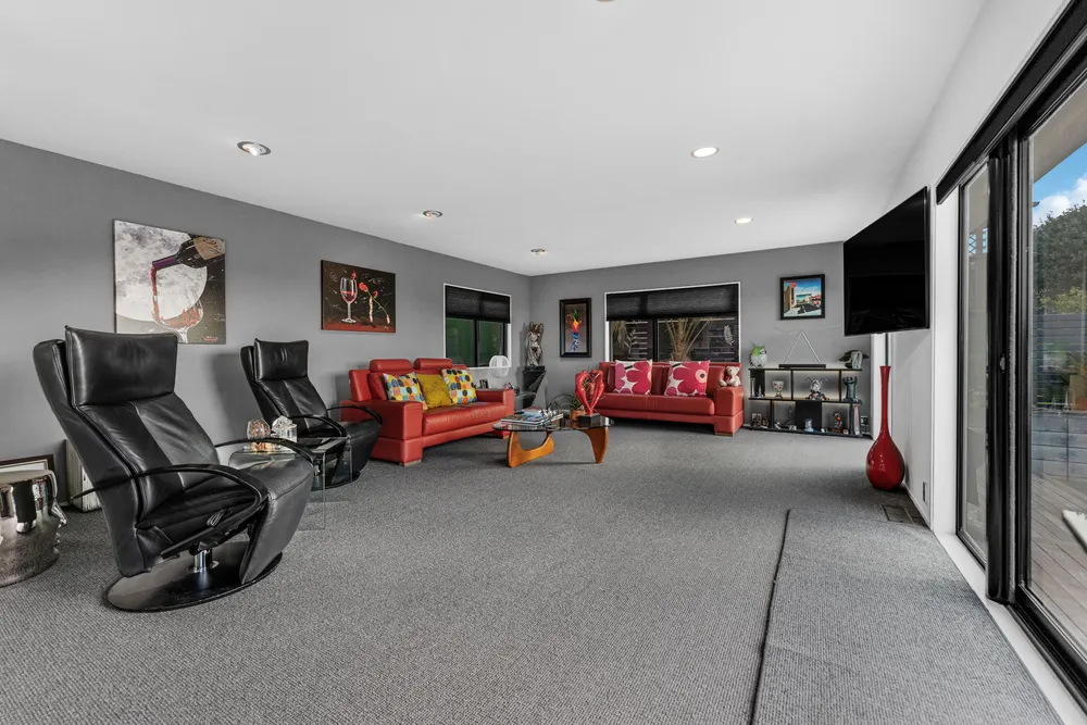 Photos of 2 Compass Point Way