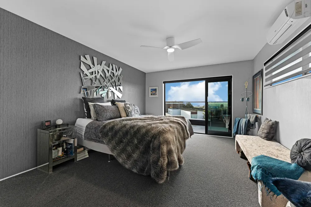 Photos of 2 Compass Point Way
